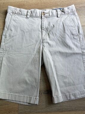 Vineyard Vines Boys Chino Shorts l 14Y